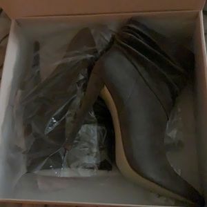 Pointed slouch heeled boots